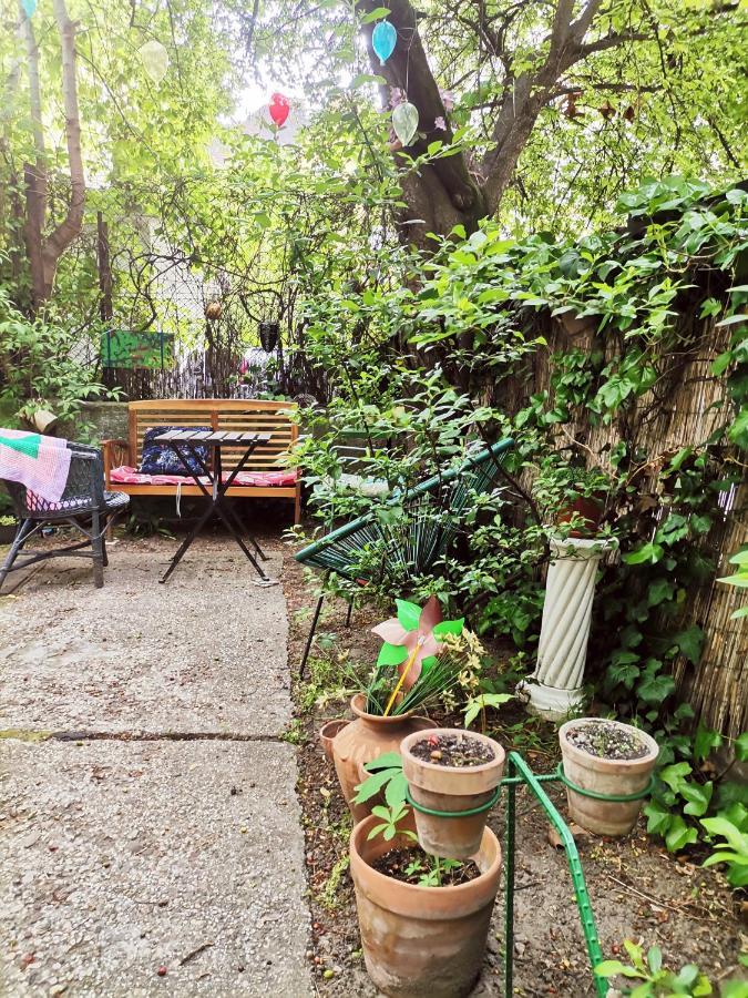 Flat In Historic Villa With Your Own Private Garden, Near City Park Budapeşte Dış mekan fotoğraf