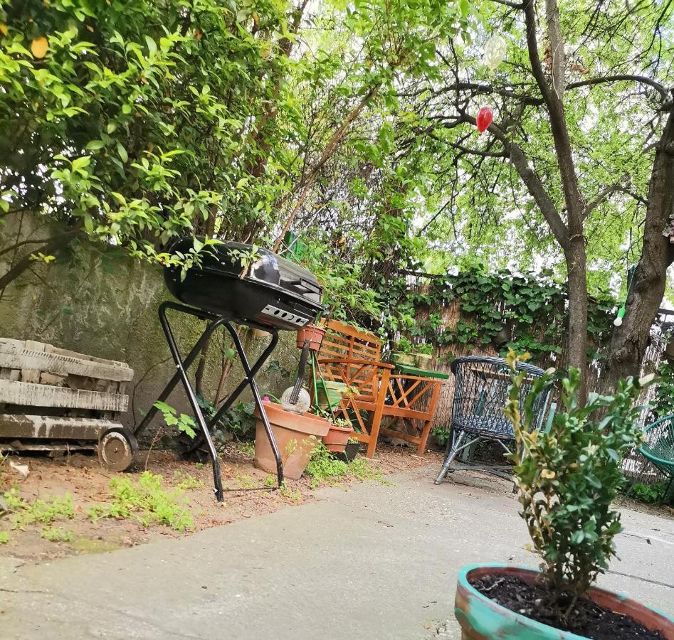 Flat In Historic Villa With Your Own Private Garden, Near City Park Budapeşte Dış mekan fotoğraf